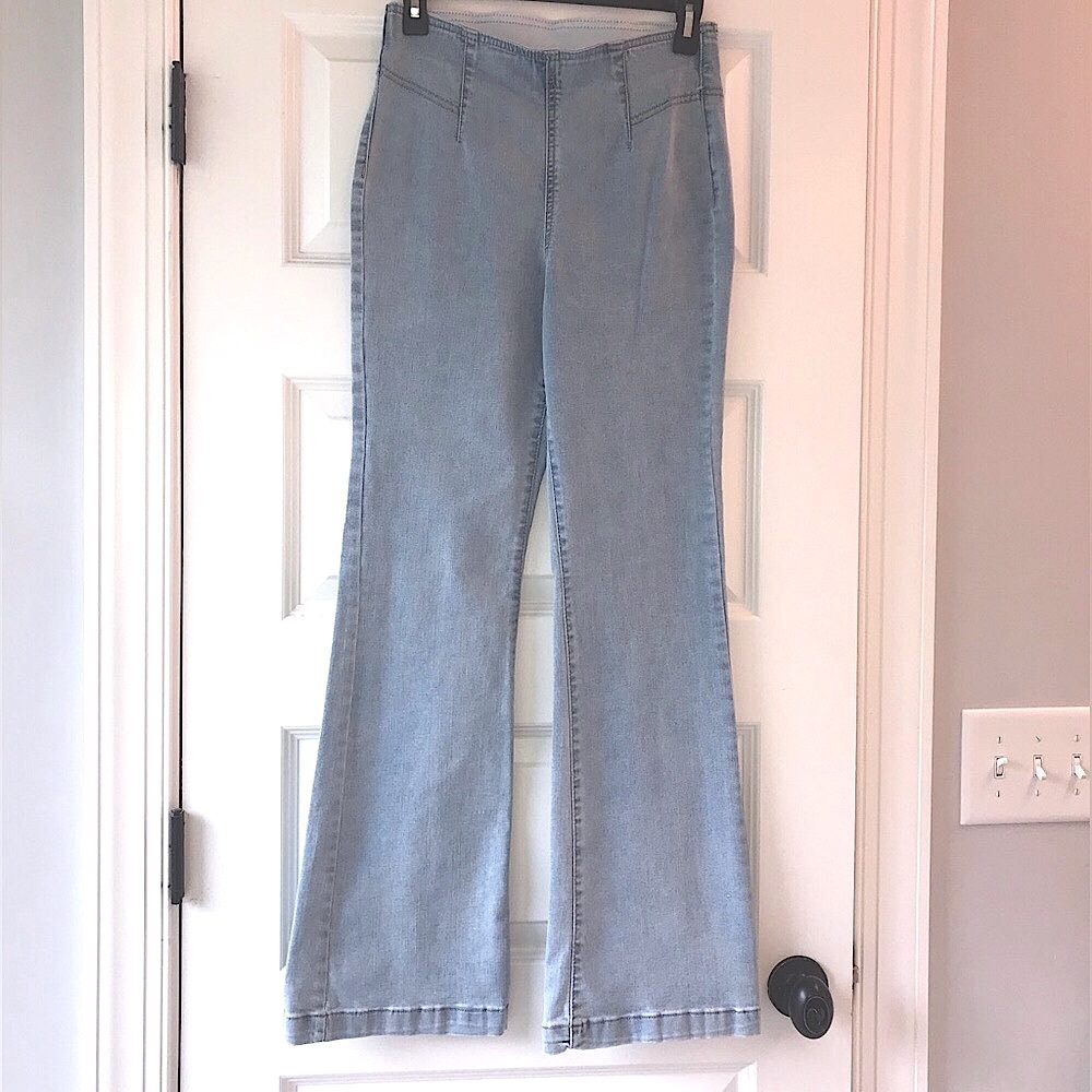 Knox Rose High-Rise Relaxed Flare Pull On Jeans Size 6